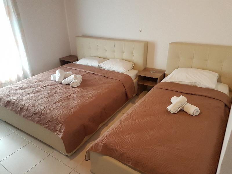 Strawberry Skiathos อายา ปารัสเกวี ภายนอก รูปภาพ