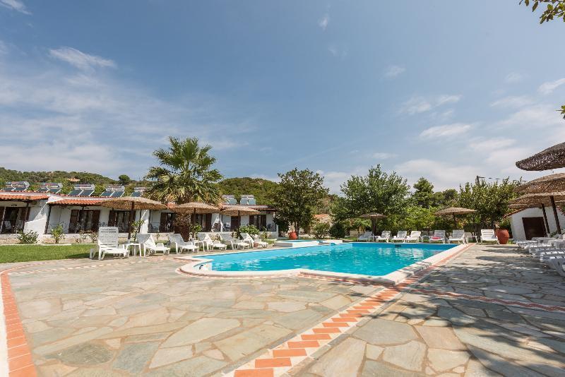 Strawberry Skiathos อายา ปารัสเกวี ภายนอก รูปภาพ