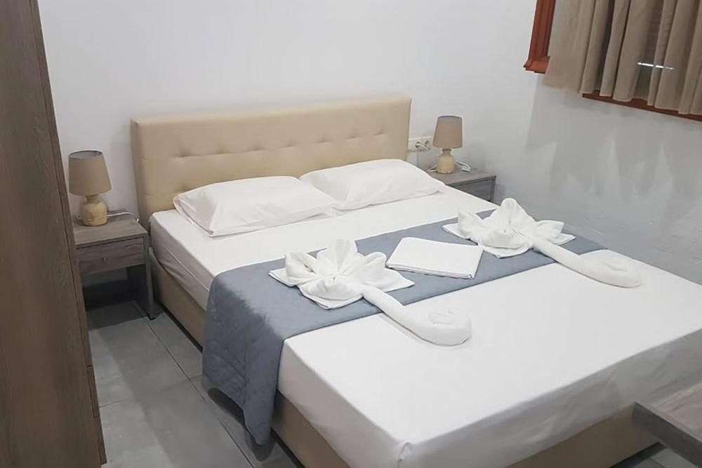 Strawberry Skiathos อายา ปารัสเกวี ภายนอก รูปภาพ