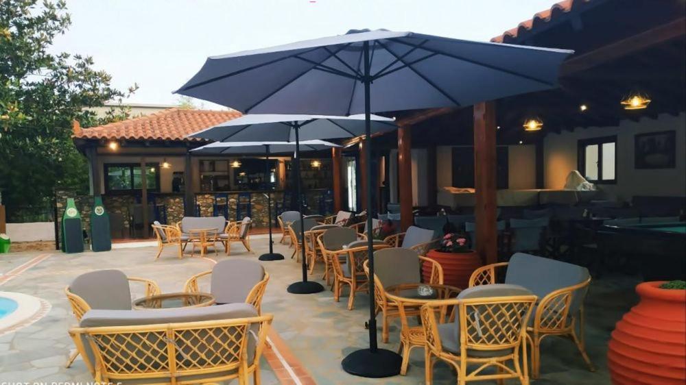 Strawberry Skiathos อายา ปารัสเกวี ภายนอก รูปภาพ