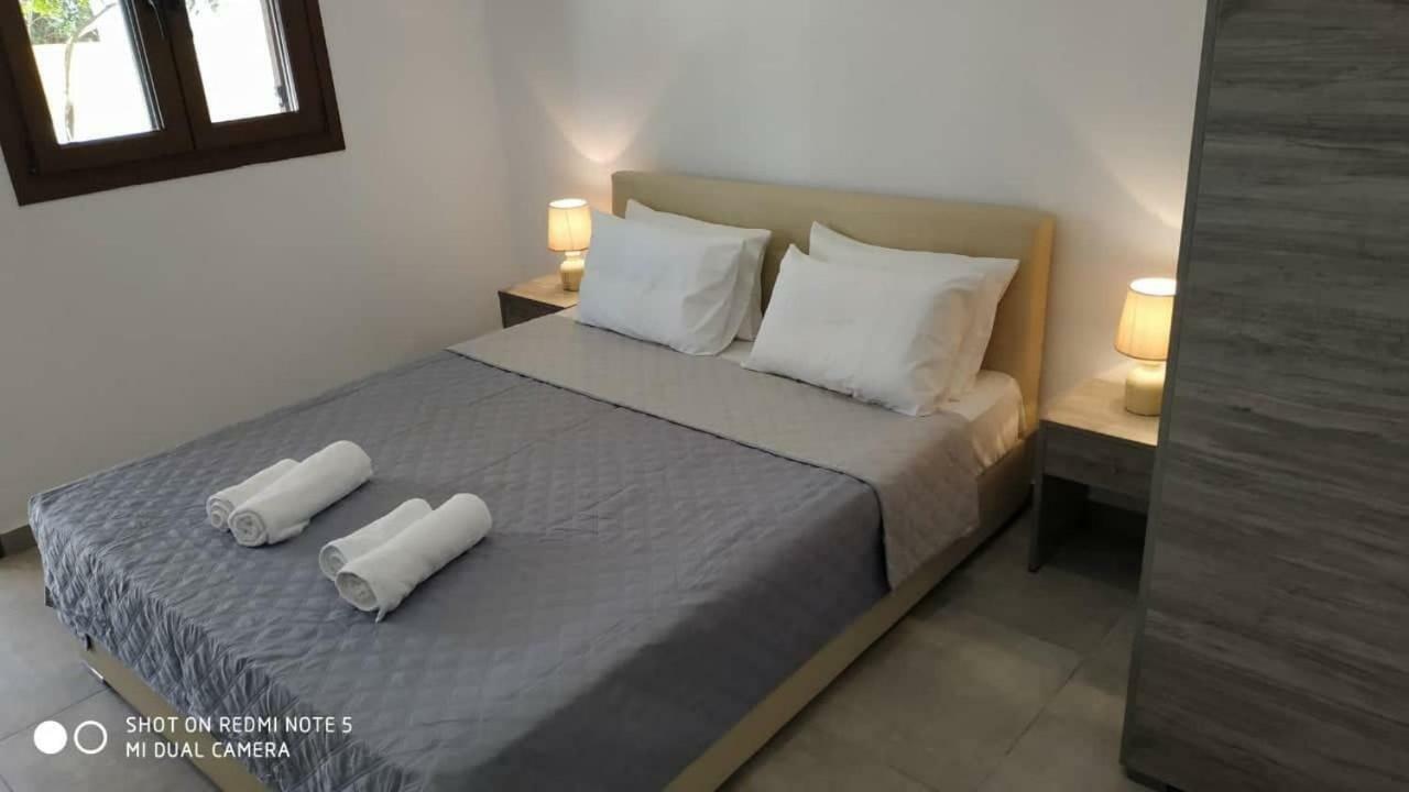 Strawberry Skiathos อายา ปารัสเกวี ภายนอก รูปภาพ
