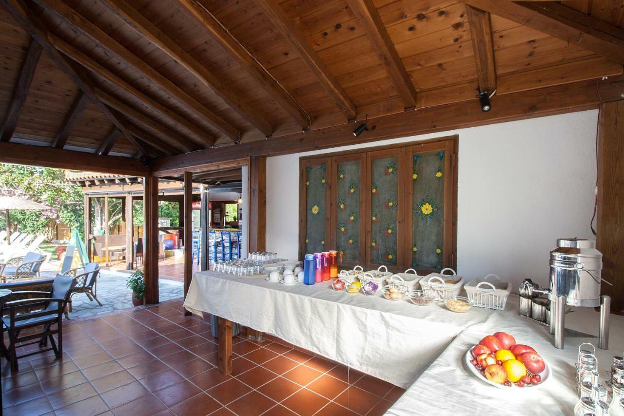 Strawberry Skiathos อายา ปารัสเกวี ภายนอก รูปภาพ