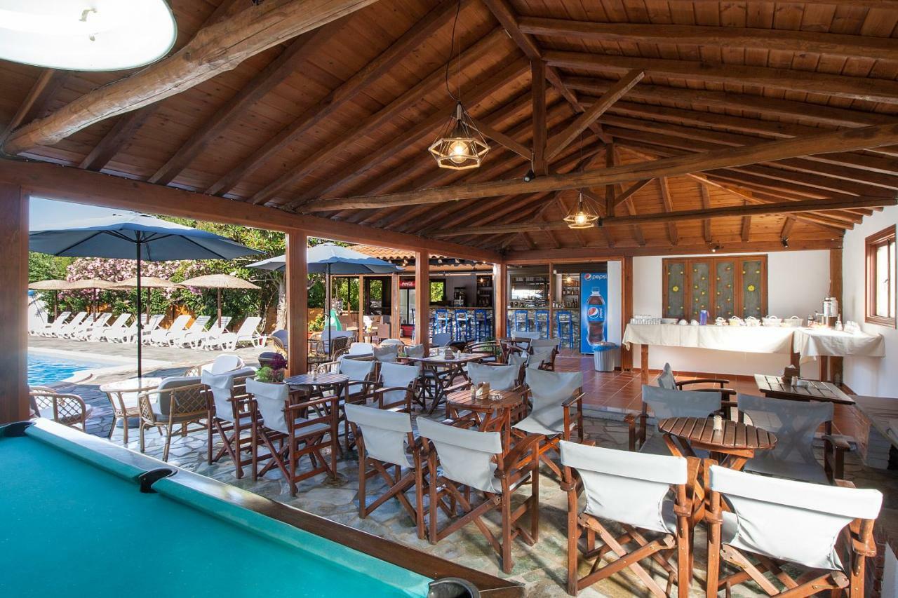 Strawberry Skiathos อายา ปารัสเกวี ภายนอก รูปภาพ
