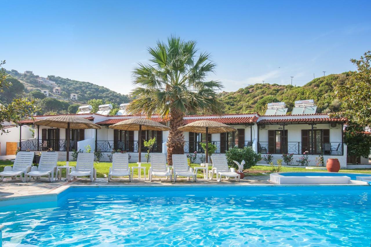 Strawberry Skiathos อายา ปารัสเกวี ภายนอก รูปภาพ