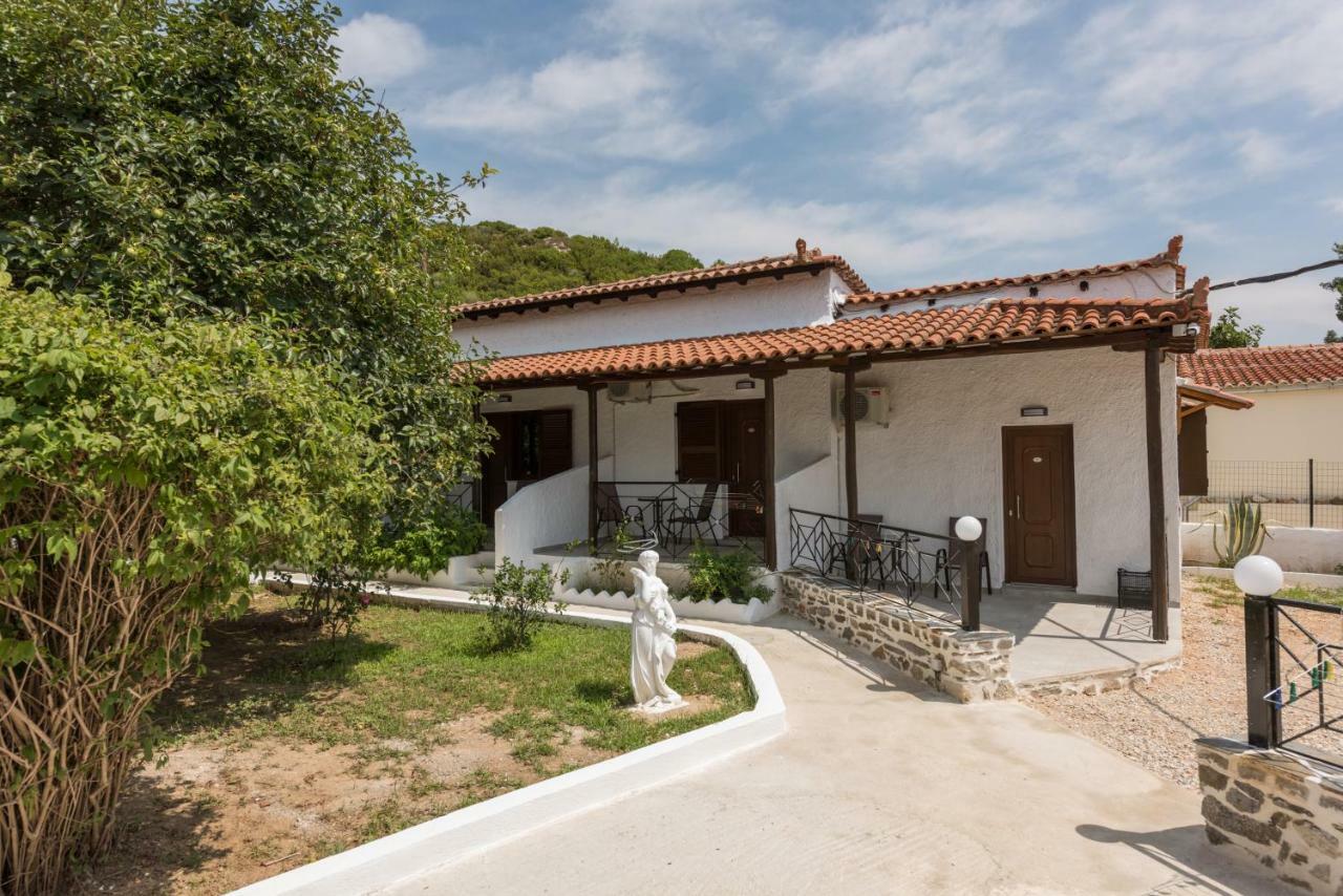 Strawberry Skiathos อายา ปารัสเกวี ภายนอก รูปภาพ