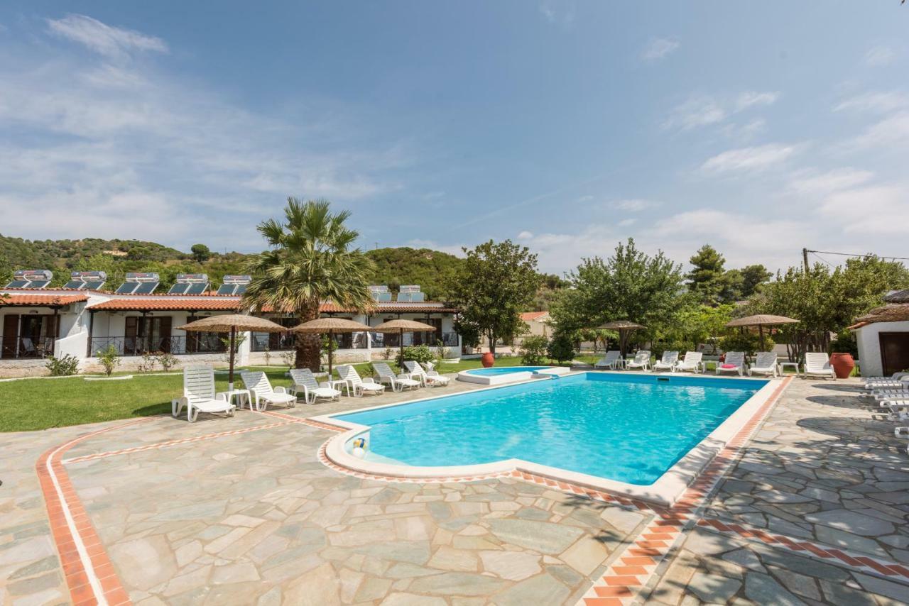 Strawberry Skiathos อายา ปารัสเกวี ภายนอก รูปภาพ