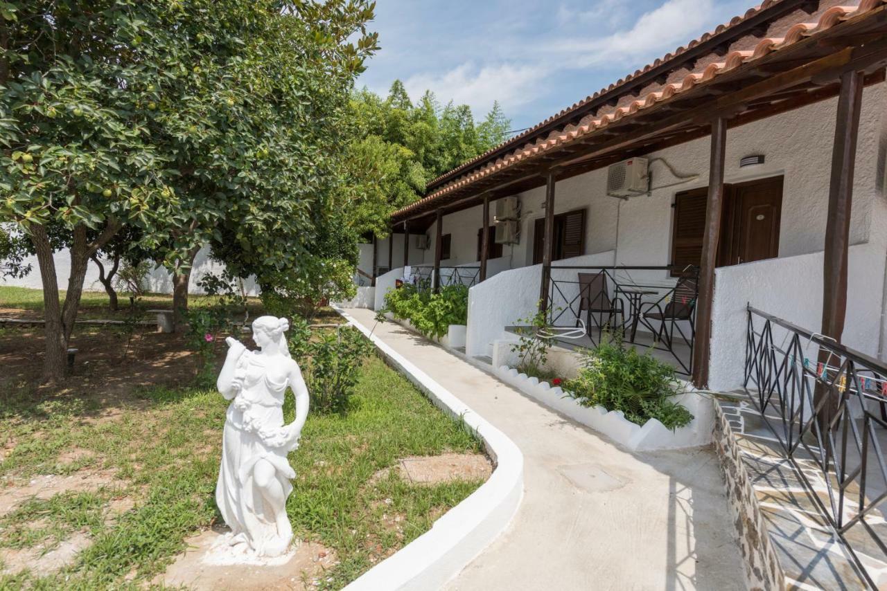 Strawberry Skiathos อายา ปารัสเกวี ภายนอก รูปภาพ