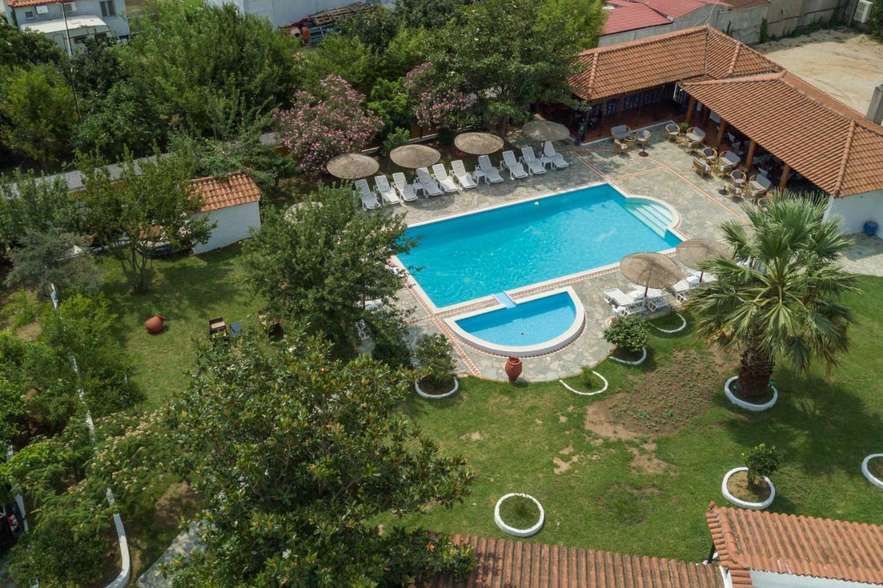Strawberry Skiathos อายา ปารัสเกวี ภายนอก รูปภาพ