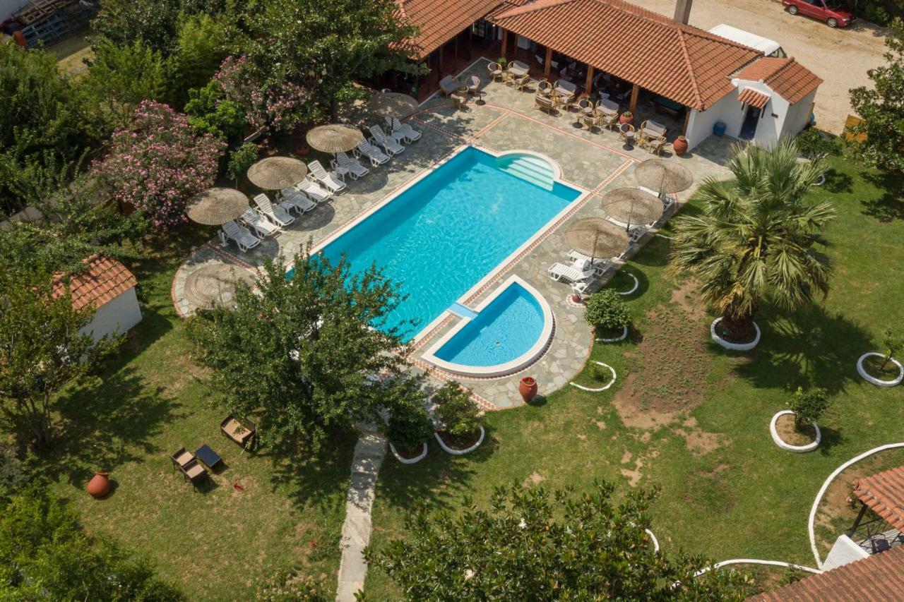 Strawberry Skiathos อายา ปารัสเกวี ภายนอก รูปภาพ
