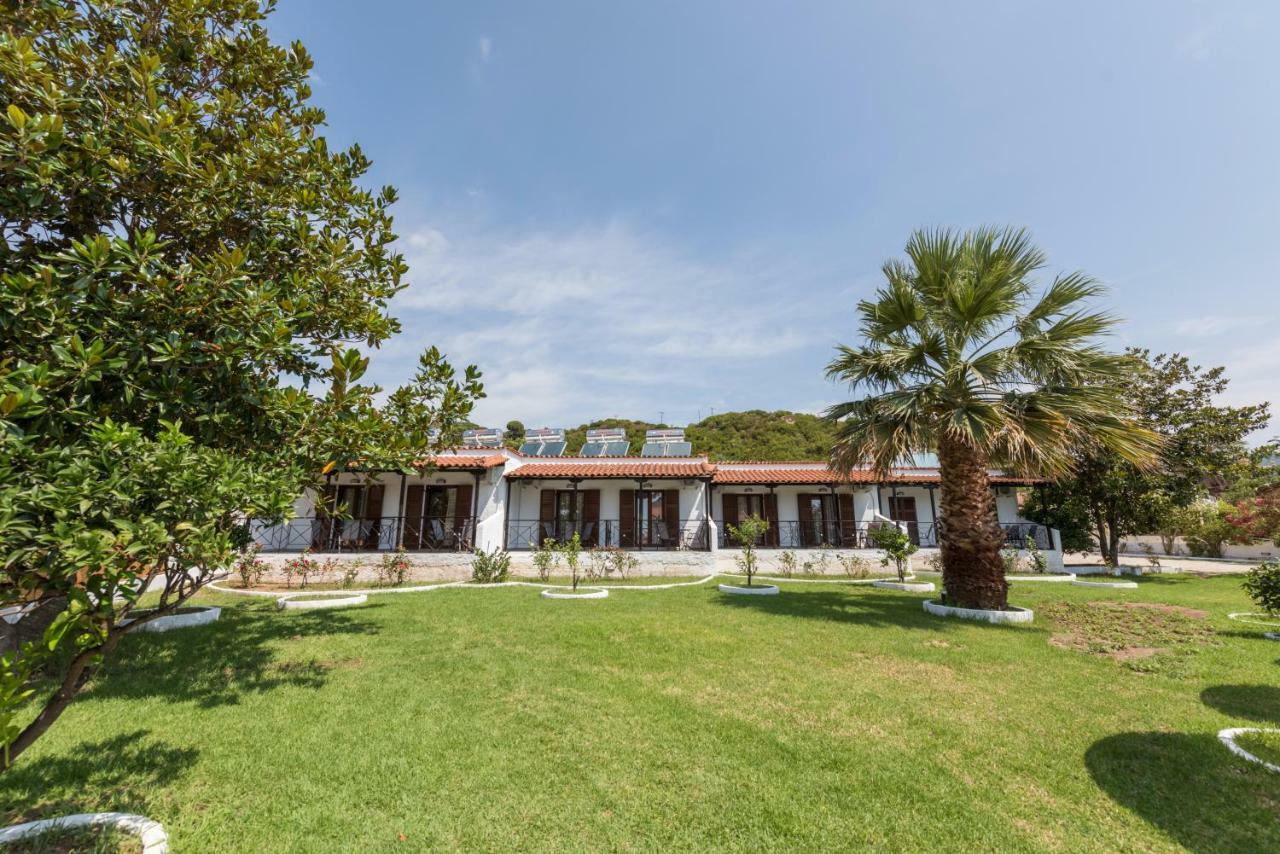 Strawberry Skiathos อายา ปารัสเกวี ภายนอก รูปภาพ